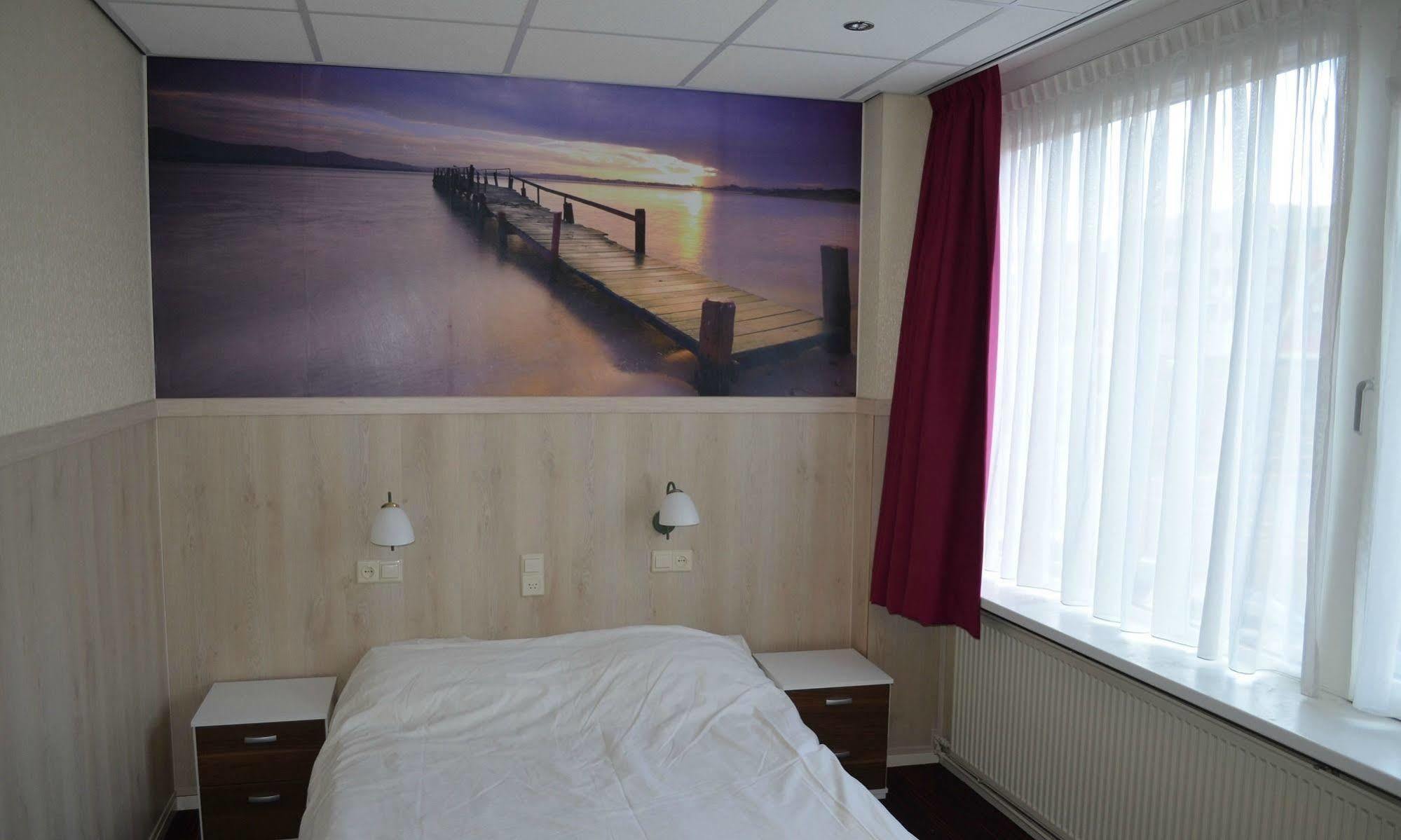 Hotel Het Galjoen Dronten Exterior photo